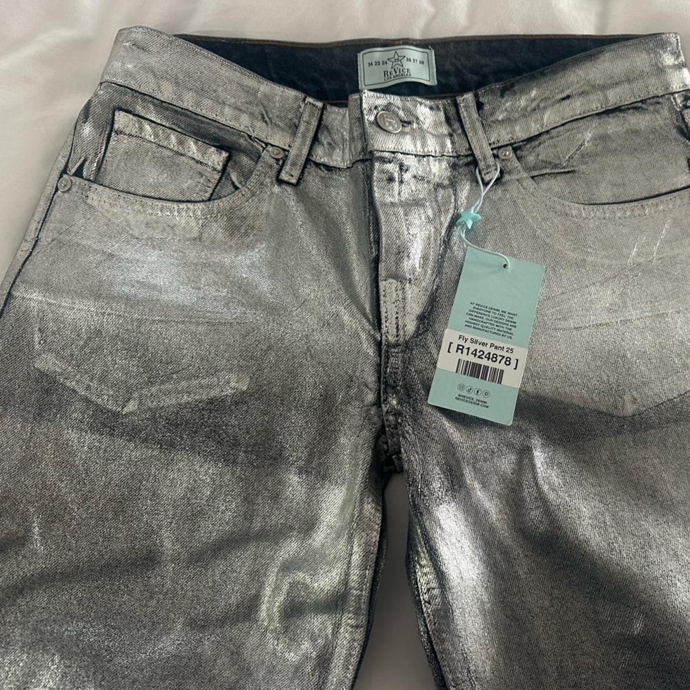 REVICE platinum jeans size 25, wide leg, new with tags